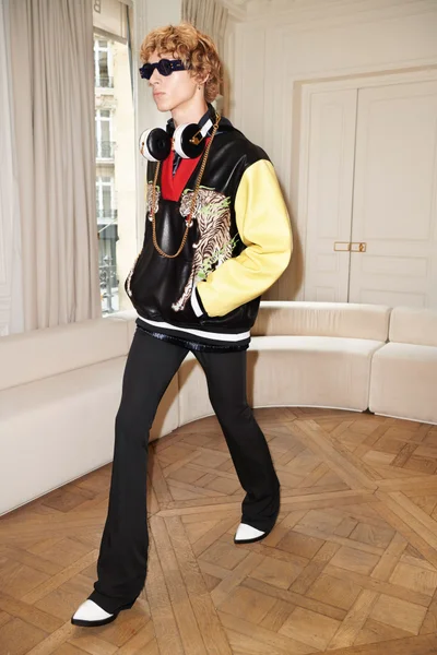 Look 12